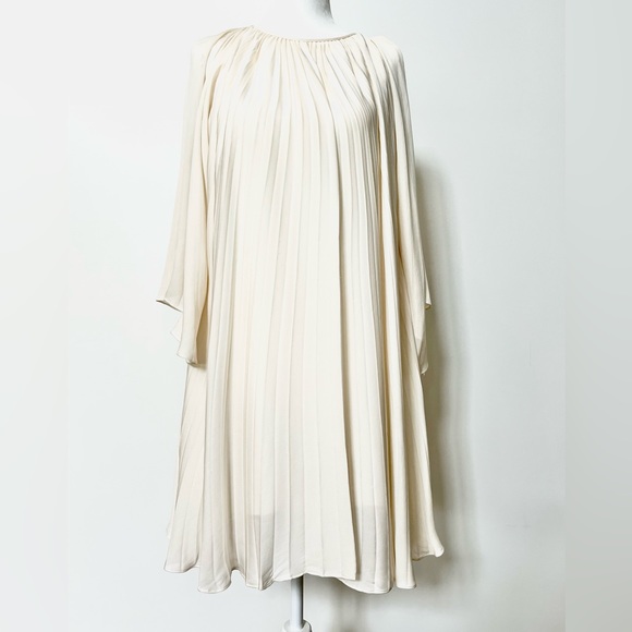 Alice + Olivia Dresses & Skirts - Alice + Olivia white pleated dress MEDIUM